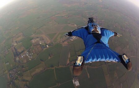 wingsuit-fly